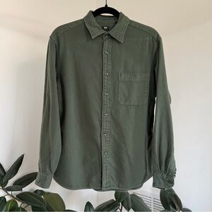 Uniqlo Dark Green Casual Button Down Shirt